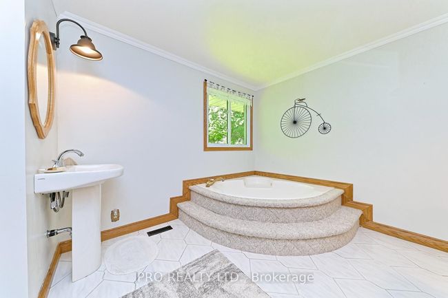 4 Ann St, House other with 2 bedrooms, 2 bathrooms and 6 parking in Georgetown ON | Image 25