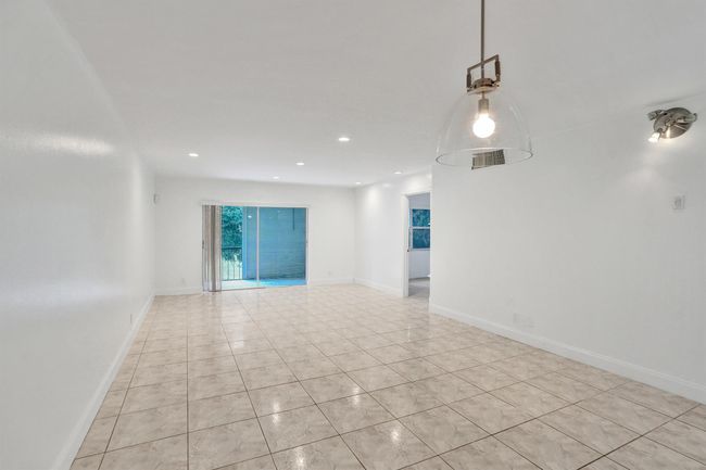 APT-202 - 6200 S Falls Circle Dr, Condo with 2 bedrooms, 2 bathrooms and null parking in Lauderhill FL | Image 10
