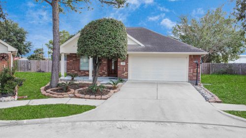 7102 Verde Meadow Ct, Houston, TX, 77041-1748 | Card Image