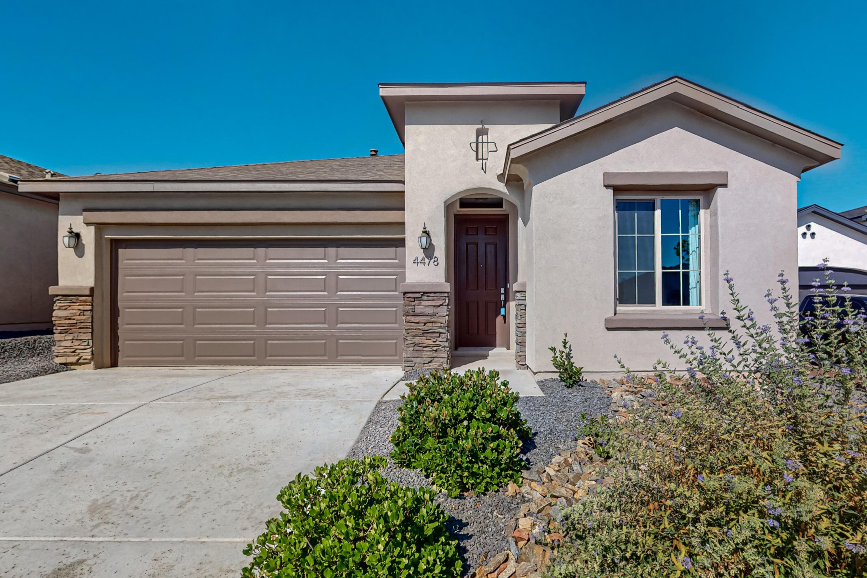 Golden Eagle Loop, Rio Rancho, NM 87144