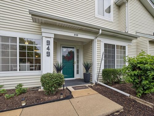 949 Charlela Ln, Elk Grove Village, IL, 60007-7243 | Card Image