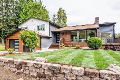 2710 Ne 106th Place, House other with 4 bedrooms, 3 bathrooms and 2 parking in Seattle WA | Image 2