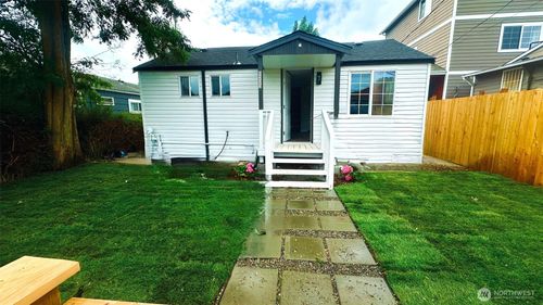 9223 S 38th Ave, Seattle, WA, 98118 | Card Image