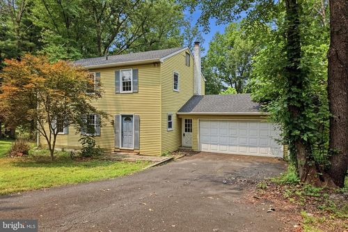 42 Springs Dr, DOYLESTOWN, PA, 18901-3126 | Card Image