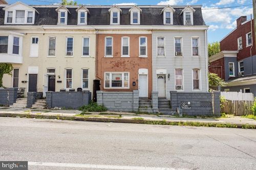 652 E Market St, YORK, PA, 17403-1605 | Card Image