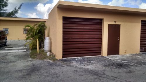 7724 W 24th Ave, HIALEAH, FL, 33016-5657 | Card Image