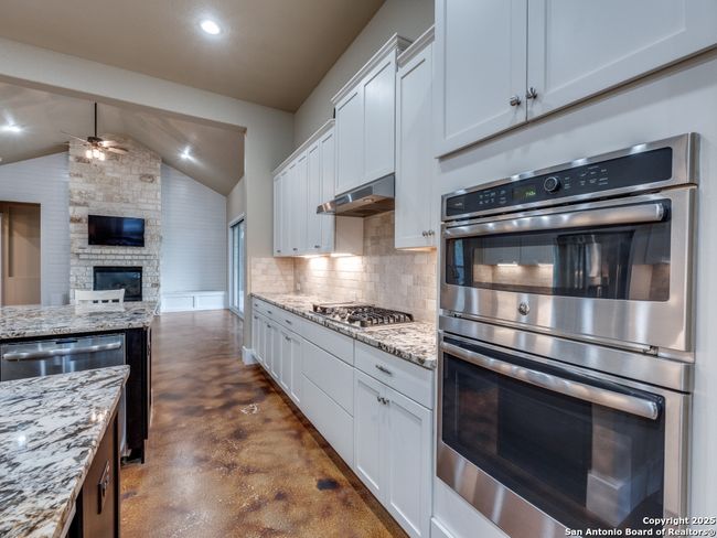 629 Windmill Ranch Rd, House other with 4 bedrooms, 5 bathrooms and null parking in Spring Branch TX | Image 7