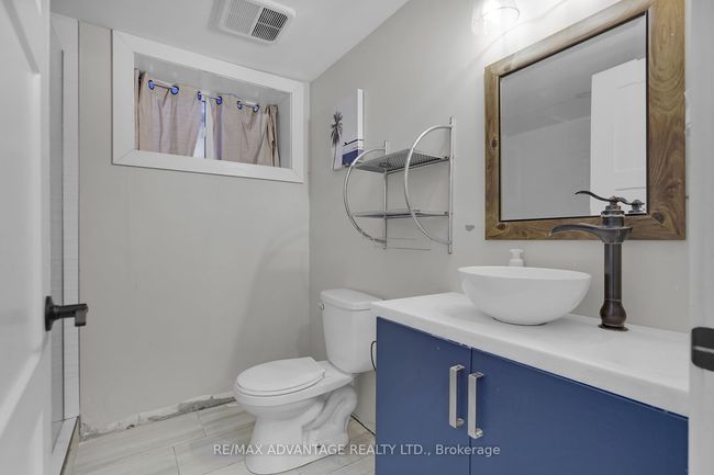 9755 Longwoods Rd, House other with 5 bedrooms, 3 bathrooms and 4 parking in London ON | Image 45