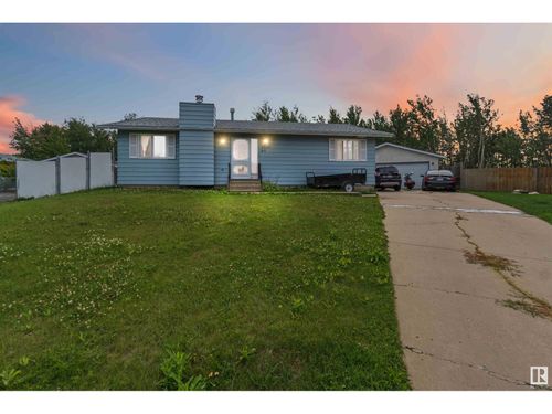 5328 63 St, Redwater, AB, T0A2W0 | Card Image