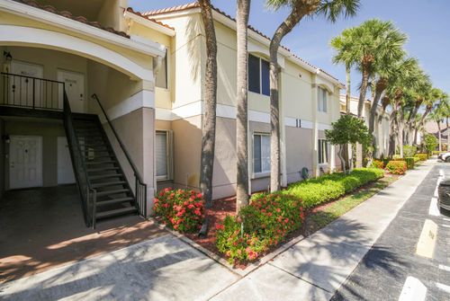 11-103-815 W Boynton Beach Blvd, Boynton Beach, FL, 33426-3665 | Card Image