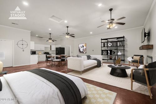 2266 E Willis Rd, Gilbert, AZ, 85297-2090 | Card Image