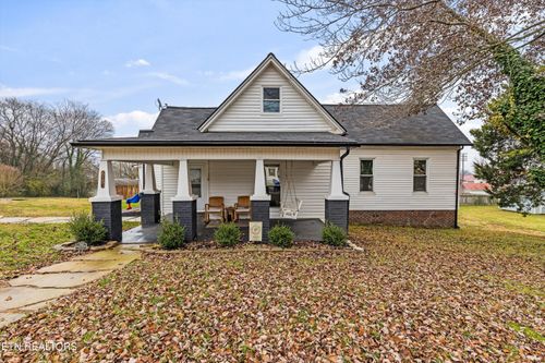 615 Medaris St, Clinton, TN, 37716 | Card Image