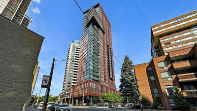 313 - 32 Davenport Rd, Condo with 2 bedrooms, 2 bathrooms and 1 parking in Toronto ON | Image 2