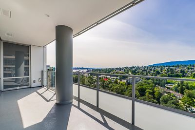 2701 - 1500 Fern St, Condo with 2 bedrooms, 2 bathrooms and 1 parking in North Vancouver BC | Image 2