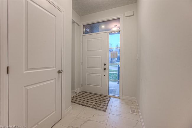 266 Green Gate Blvd, Townhouse with 3 bedrooms, 3 bathrooms and 2 parking in Cambridge ON | Image 5