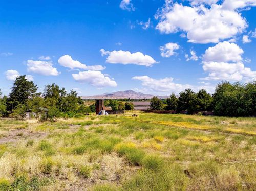 3860 S Johns Ave, Emmett, ID, 83617-9011 | Card Image