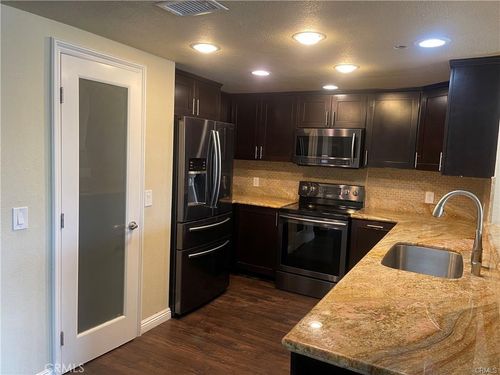 22570 Bass Pl, Canyon Lake, CA, 92587-7852 | Card Image