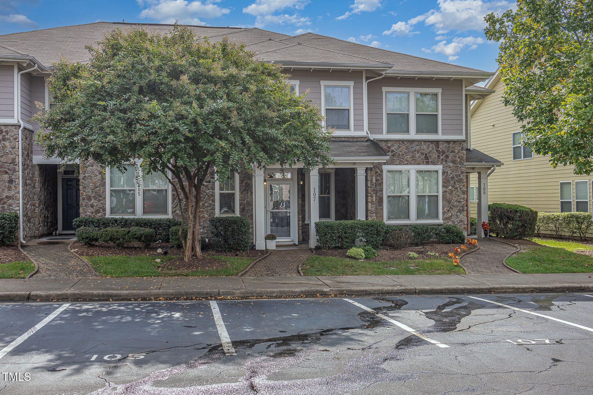 Point Comfort Ln, Cary, NC 27519