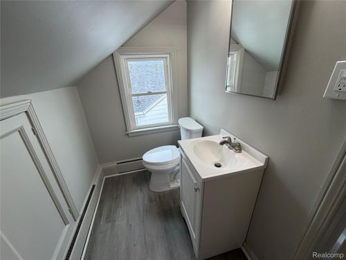 8112 Dale, Center Line, MI, 48015 | Card Image