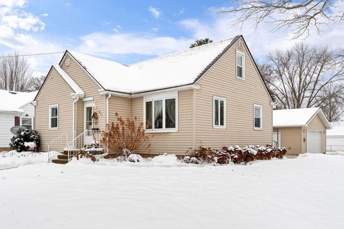 611 11th St Sw, Austin, MN, 55912-2461 | Card Image