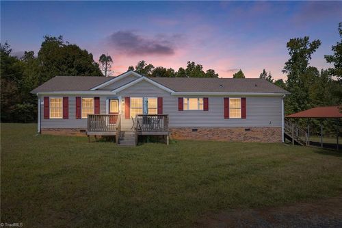 690 Snead Rd, Stoneville, NC, 27048-8587 | Card Image