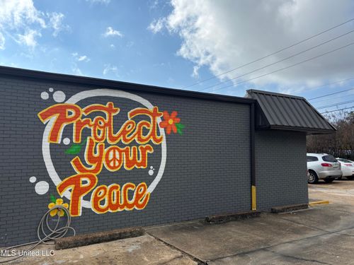 a-1048 Greymont Ave, Jackson, MS, 39202-2718 | Card Image