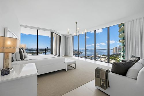 3701-1000 Biscayne Blvd, Miami, FL, 33132-1769 | Card Image