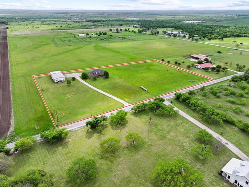 386 Scoggins Rd, Tioga, TX, 76271-3305 | Card Image