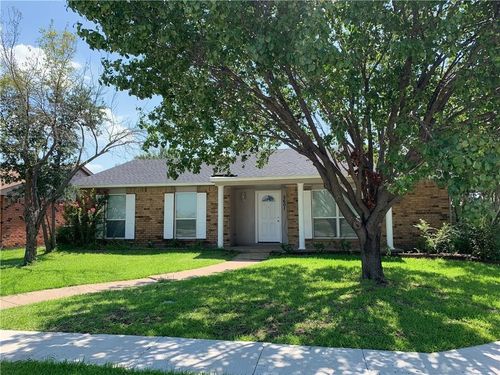 5601 Squires Dr, The Colony, TX, 75056-1405 | Card Image
