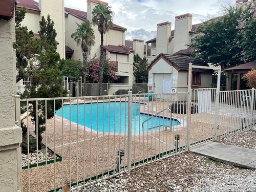 e205-5322 Medical Dr, San Antonio, TX, 78240-1978 | Card Image