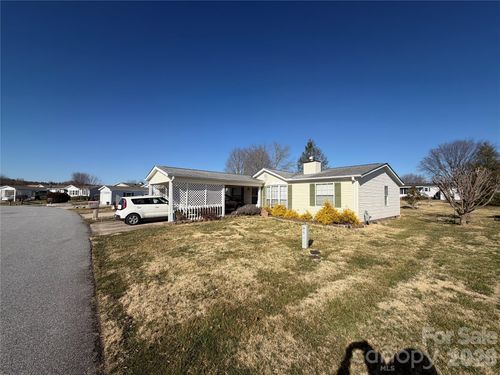 261 White Ash Circle, Hendersonville, NC, 28739 | Card Image