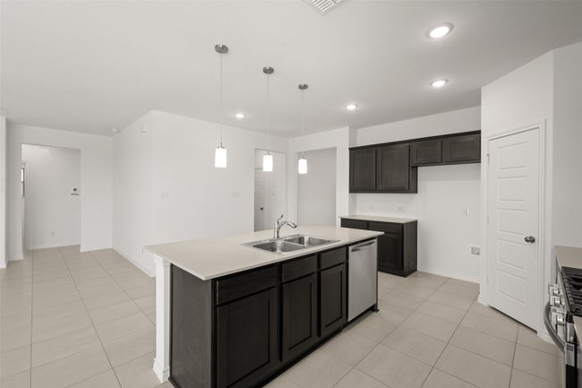1904 Cheyenne- Kitchen-4 | Image 9