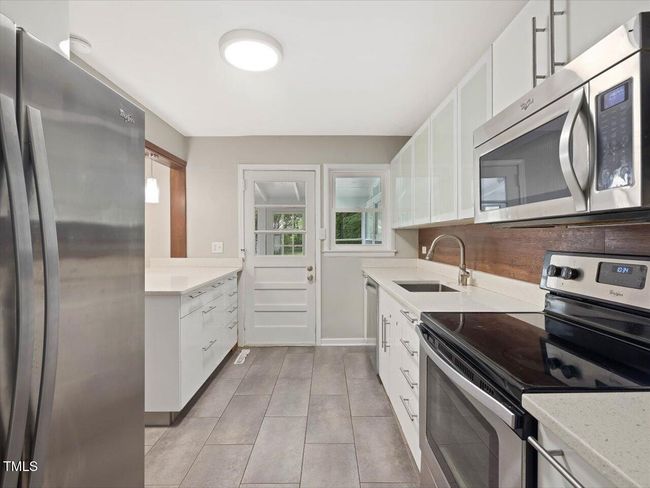 23-Kitchen | Image 8