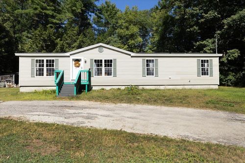 11 Allen Street, Sandown, NH, 03873 | Card Image