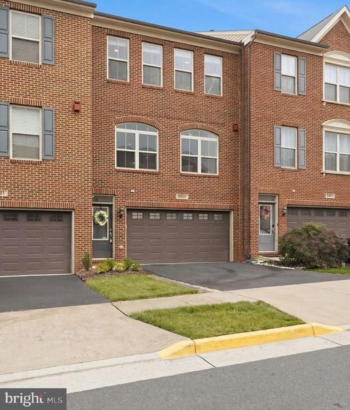 6833 William White Way, HAYMARKET, VA, 20169-2748 | Card Image