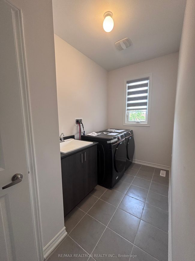 1 Rail Trail Crt, House other with 5 bedrooms, 4 bathrooms and 2 parking in Sutton West ON | Image 10