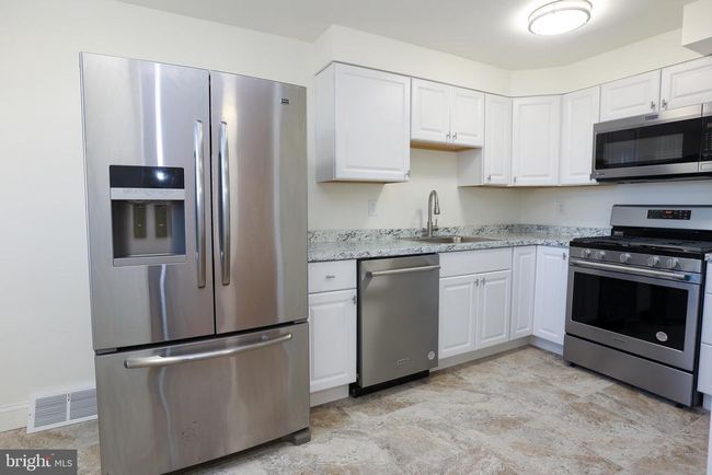 1218 Harshaw Rd, Townhouse with 4 bedrooms, 1 bathrooms and null parking in BROOKHAVEN PA | Image 6