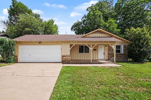 809 E Bovell St, Crowley, TX, 76036-2807 | Card Image