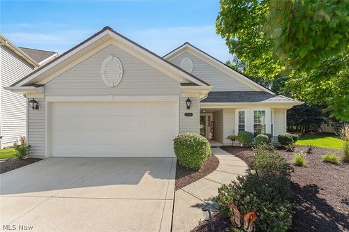 15249 Oak Hollow Ln, Strongsville, OH, 44149-8559 | Card Image