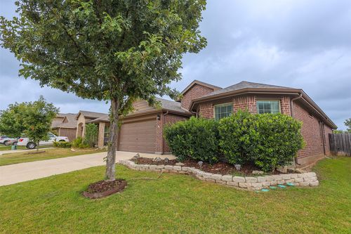 624 River Rock Dr, Azle, TX, 76020-1156 | Card Image