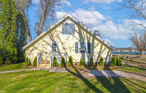 2174 N Channel Dr, Harsens Island, MI, 48028-9711 | Card Image
