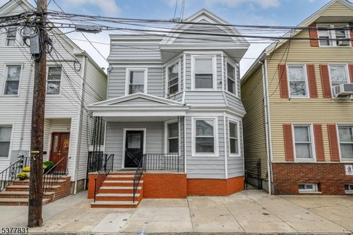 23 Komorn St, Newark, NJ, 07105-3305 | Card Image