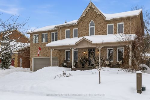 4 Galloway Cres, Uxbridge, ON, L9P1W8 | Card Image