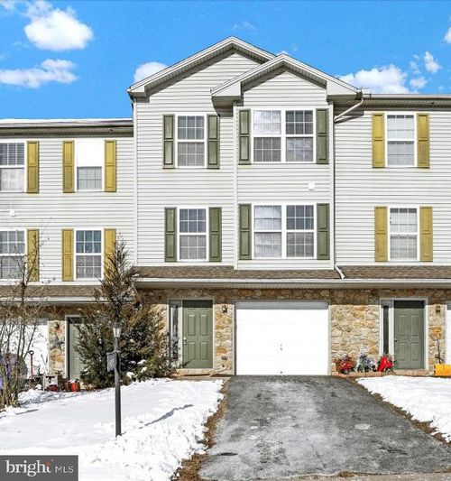 655 Fisher Dr, YORK, PA, 17404-8297 | Card Image