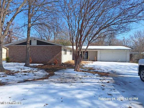 1204 Park Ln, Clarksdale, MS, 38614-3433 | Card Image