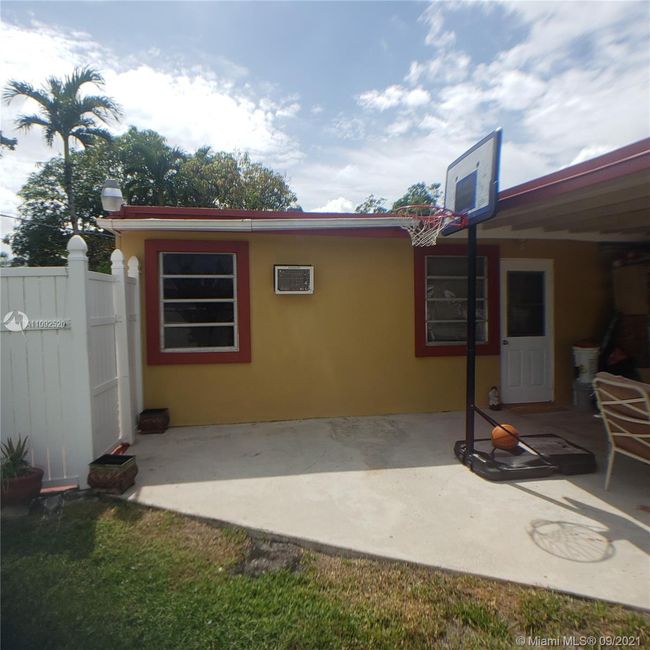 1501 N 68th Ave, Sold in Hollywood Zoocasa
