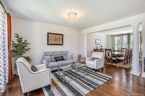 51021 Laurel Park, Canton, MI, 48188-0023 | Card Image