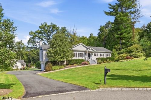 58 Leslie Dr, West Milford, NJ, 07480-1637 | Card Image