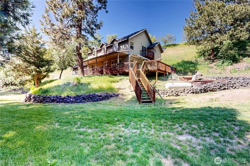 18 Blue Creek Rd, Walla Walla, WA, 99362-8594 | Card Image