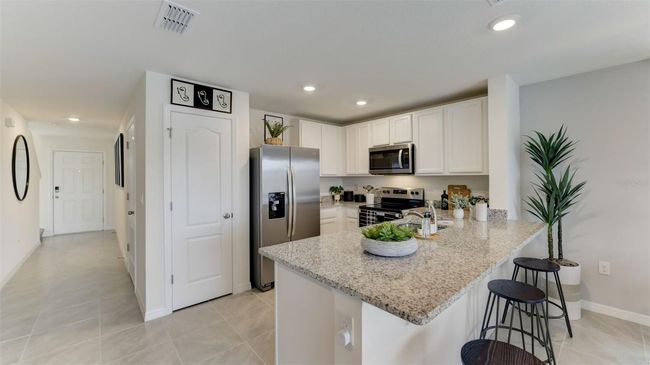 6626 Leo Ln, Townhouse with 3 bedrooms, 3 bathrooms and null parking in HARMONY FL | Image 5